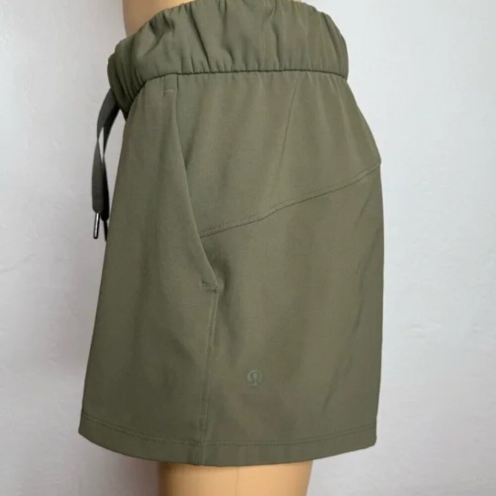 Lululemon On the Fly Short - Camo Green - Size 6 - Picture 5 of 6